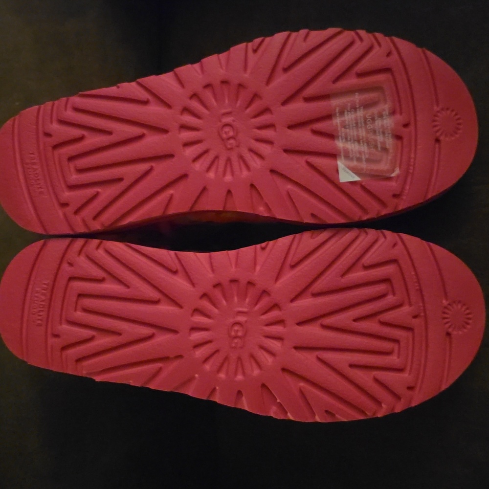 Womens Uggs - Picture 6 of 6